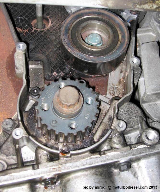 How to replace and remove the front crankshaft seal on a TDI engine, VW