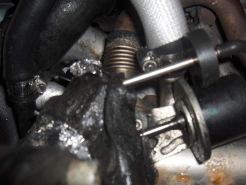 How to replace a leaking EGR coolant hose on a 2006 VW Jetta TDI